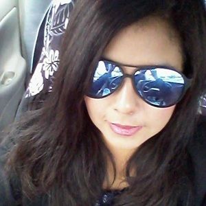 Meet your Posher, Ana